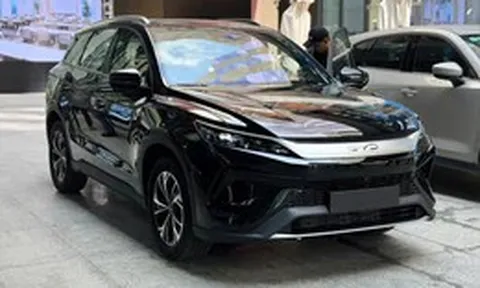 Xe hybrid cắm sạc mới xuất hiện ở Việt Nam, giá ước tính hơn 700 triệu, cạnh tranh Mazda CX-5