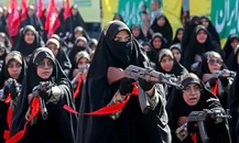 Hơn nửa triệu người đăng ký tình nguyện 'sẵn sàng hy sinh vì Iran'