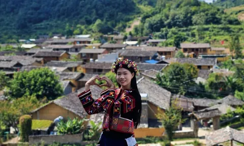 Trao Huân chương Lao động hạng Ba cho nhân dân, cán bộ Lô Lô Chải