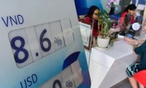 Lãi suất tăng mãi, nhiều người vay phải rao bán nhà, đất vì ‘ngộp bank’