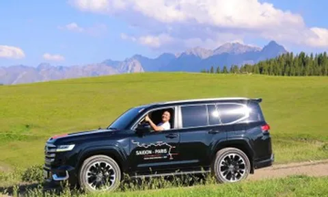 Người đàn ông Việt lái ô tô 80 ngày từ TPHCM đến Paris, vượt 25.000km