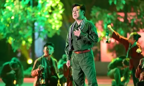 ‘Khúc tri ân’ trước giờ đưa các anh hùng liệt sĩ về nghĩa trang thành phố