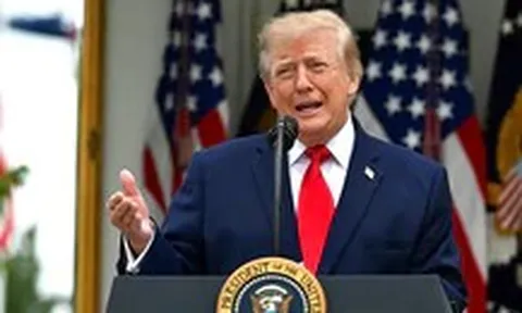 Ông Trump cảnh báo tấn công 'pháo đài hạt nhân' ngầm của Iran