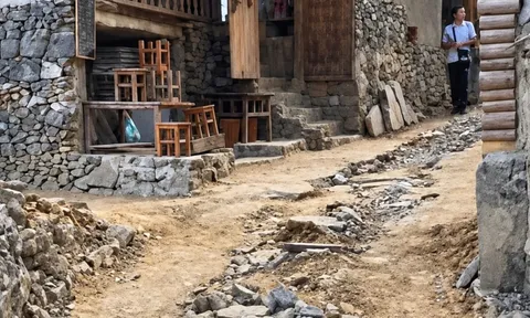 Vì sao Lô Lô Chải ngổn ngang?