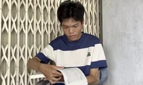 Thiếu tình mẹ và mắc bệnh tim, nam sinh Cần Thơ ráng học bổ túc, đậu kỹ thuật phần mềm