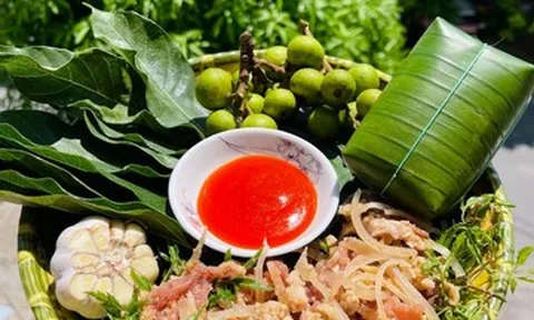 Đặc sản nem 'giật' trong mâm cỗ Thanh Hóa, khách muốn ăn phải kiên nhẫn chờ