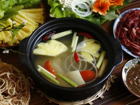 Bò nhúng giấm vào top 50 món ngon Đông Nam Á