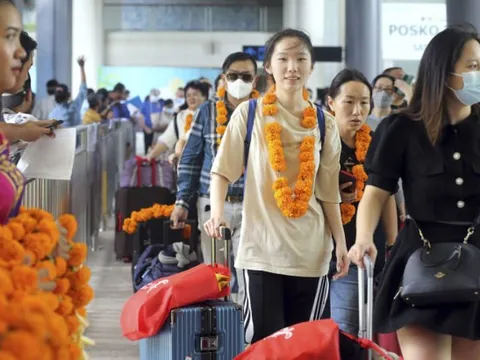 Du lịch Trung Quốc gặp khó khi dân đổ xô đi nước ngoài