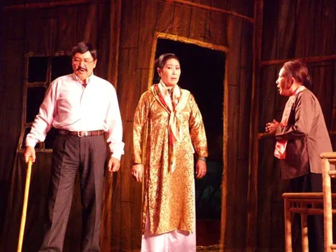 Nhắc tuồng quá đáng