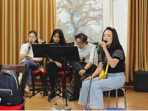 Phương Uyên "hộ tống" Thanh Hà đi tập nhạc ở Hà Nội