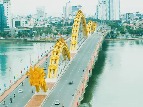 Cắm trại xuyên đêm ngày Tết ngắm tàu Bắc - Nam