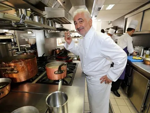 Nhà hàng của đầu bếp giỏi nhất thế giới bị tước sao Michelin