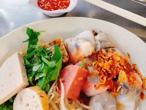 Quán bánh cuốn bán hơn 700 đĩa mỗi ngày