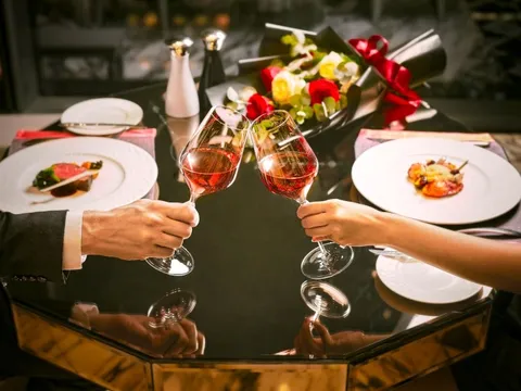 Cà phê sáng, trà chiều, tiệc đêm cho lễ 8/3