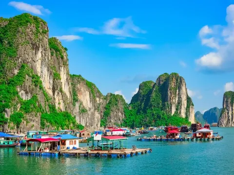 Vịnh Hạ Long lọt top điểm đến đẹp nhất thế giới