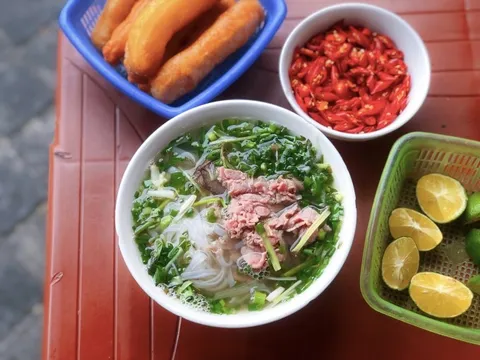 Phở Đường Tàu - địa chỉ ăn đêm hơn 50 năm