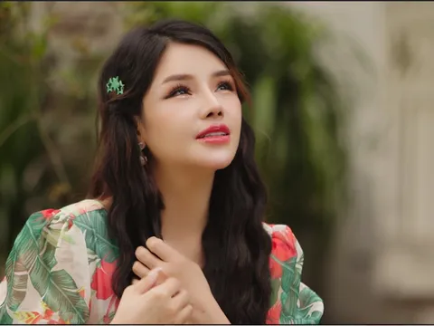 Á quân Thần tượng Bolero Tô Ngọc Hà chuyển "màu" âm nhạc