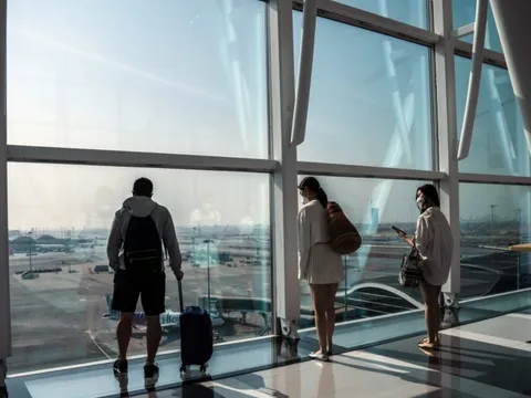 Mỹ bỏ yêu cầu xét nghiệm Covid-19 với khách Trung Quốc