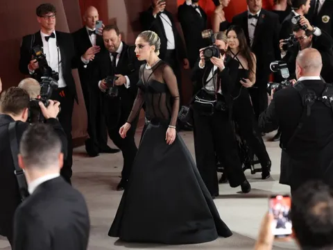 Lady Gaga gây sốt trên mạng sau lễ trao giải Oscar 2023