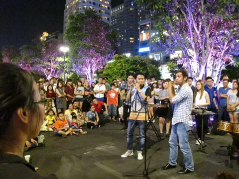 Khi hòa nhạc đến sân trường