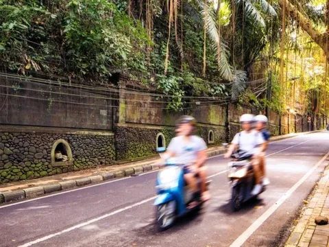 Bali sẽ cấm du khách đi xe máy