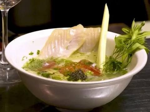 Báo Mỹ tiết lộ bí quyết đặc biệt trong bát phở nổi tiếng Việt Nam