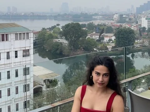 Khách Tây được trả lại 4,5 triệu đồng rơi ở Hà Nội