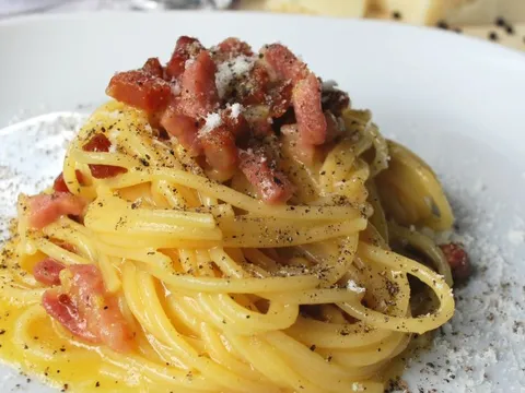 Đầu bếp Italy sốc khi ăn pizza và spaghetti ở Việt Nam