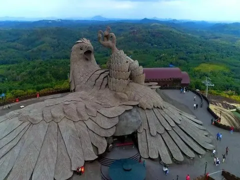 Khu du lịch có chim đá khổng lồ ở Ấn Độ