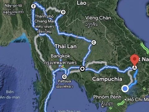 Vợ chồng Việt chi 130 triệu phượt xe máy xuyên Thái Lan