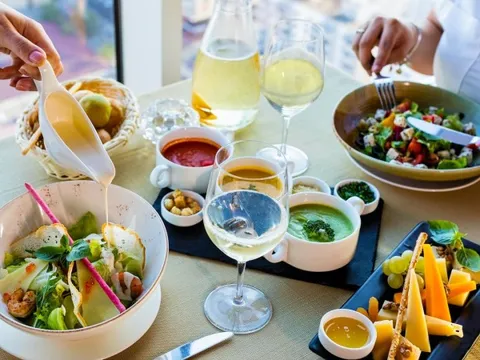 Nhà hàng sang chảnh cho bữa trưa cùng đối tác ở TP.HCM