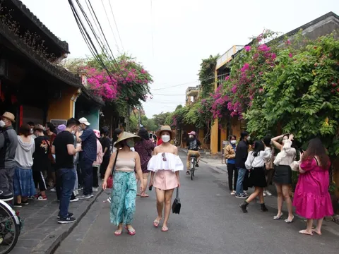 Thu phí là để đầu tư cho phố cổ Hội An