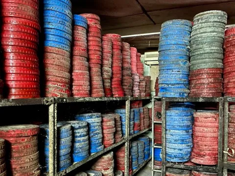 Xử lý thỏa đáng 300 phim bị hư hỏng nặng