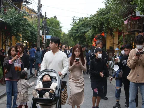 Mua vé tham quan để giữ gìn di sản