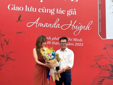 Amanda Huỳnh đang đi trên con đường "Nơi chúng ta thuộc về"
