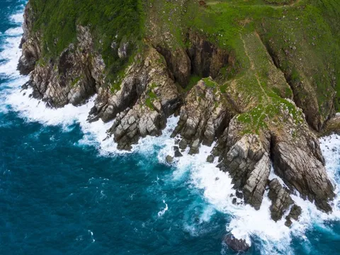 Áp lực của du lịch biển đảo