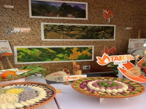 Bánh dân gian Nam bộ Takyfood đến Lễ hội ẩm thực Hà Giang 2023