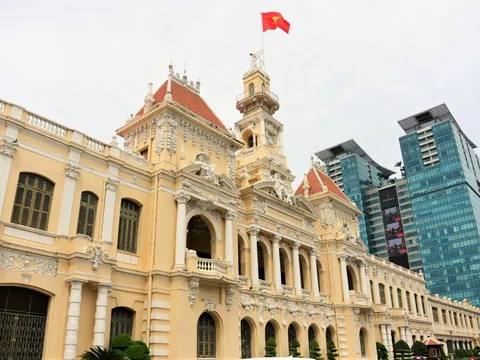 Tour tham quan trụ sở HĐND, UBND TP.HCM kín chỗ