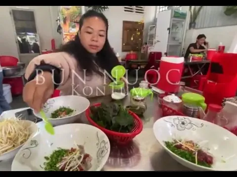 Món bún độc đáo, vào quán phải tự chế biến