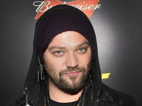 Nam diễn viên đóng thế đầu thú sau khi cảnh sát phát lệnh bắt giữ