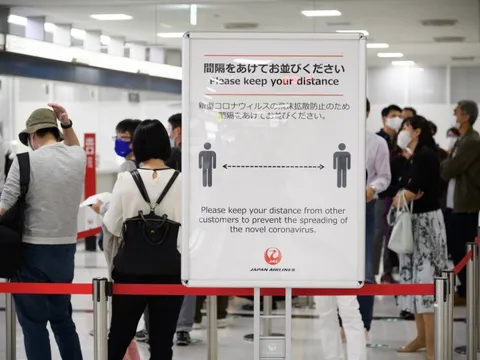 Nhiều nước bỏ yêu cầu chứng nhận vaccine Covid-19