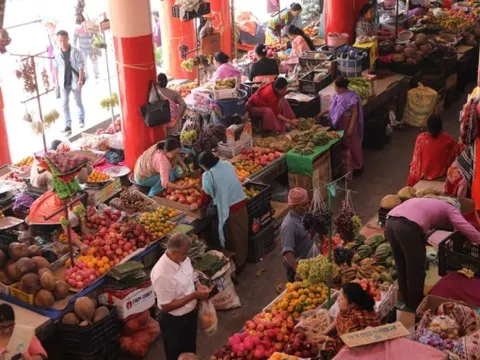 Khu chợ toàn phụ nữ bán hàng lớn nhất thế giới