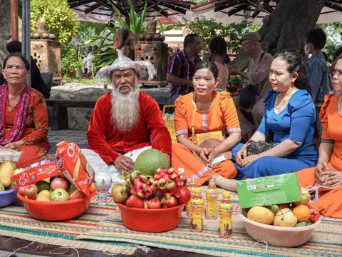 Khai hội Tháp Bà Ponagar