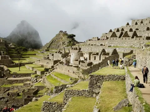 Du khách bị bắt vì chụp ảnh khỏa thân tại di tích cổ ở Peru