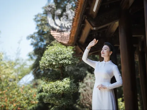 Sao Mai Huyền Trang ra MV mừng sinh nhật Bác Hồ