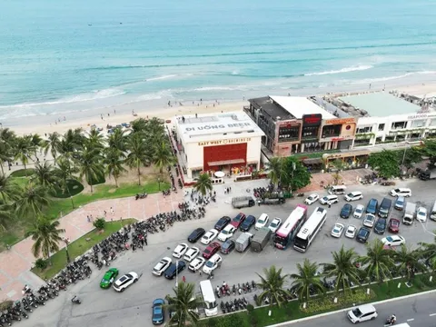 Du lịch thưởng bia độc đáo tại nhà hàng bia thủ công East West