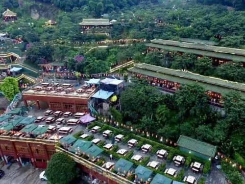 Quán lẩu gần 900 bàn ở Trung Quốc