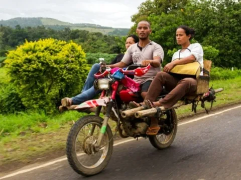 20 phương tiện chở khách du lịch độc đáo