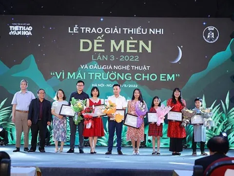 Công bố 10 tác phẩm vào chung khảo giải thưởng Dế Mèn