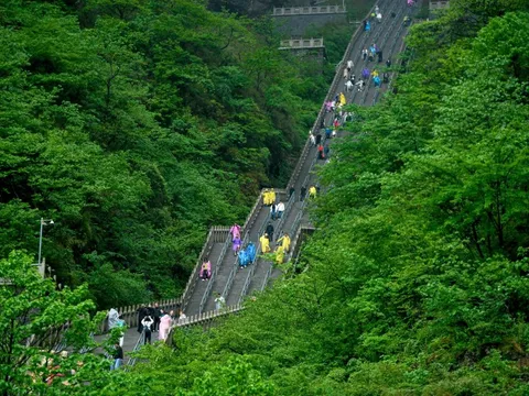 Tour Trung Quốc hút khách không cần quảng cáo